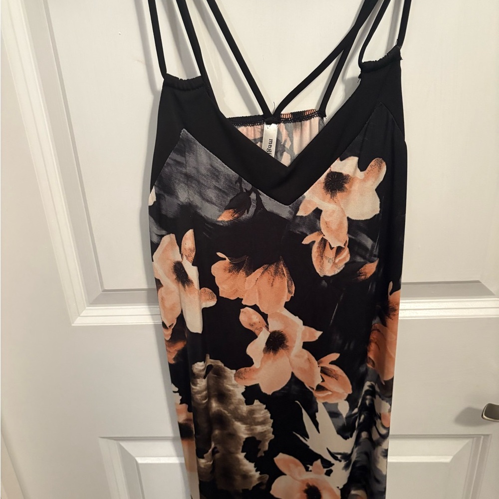 Magic Fit Floral Tank Top in Black and Peach